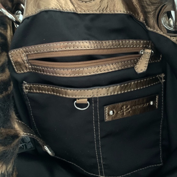 Beautiful B. Makowski faux fur purse. VGUC - Picture 3 of 4